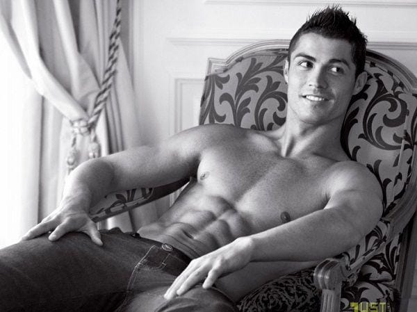 http://cdn.idntimes.com/content-images/post/20151120/ronaldo-thesheet-ng-cc1e44f42300f5017862e39e25fb939d.jpg
