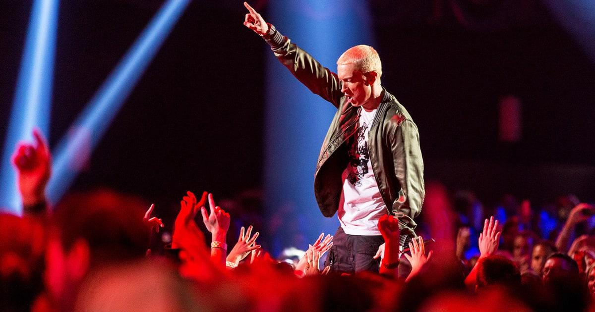 https://cdn.idntimes.com/content-images/post/20170502/rs-eminem-dff6ac9e-c1be-4432-b697-02695b4f9a56-1bb9a7f476a73ba6d76c676623a9a966.jpg