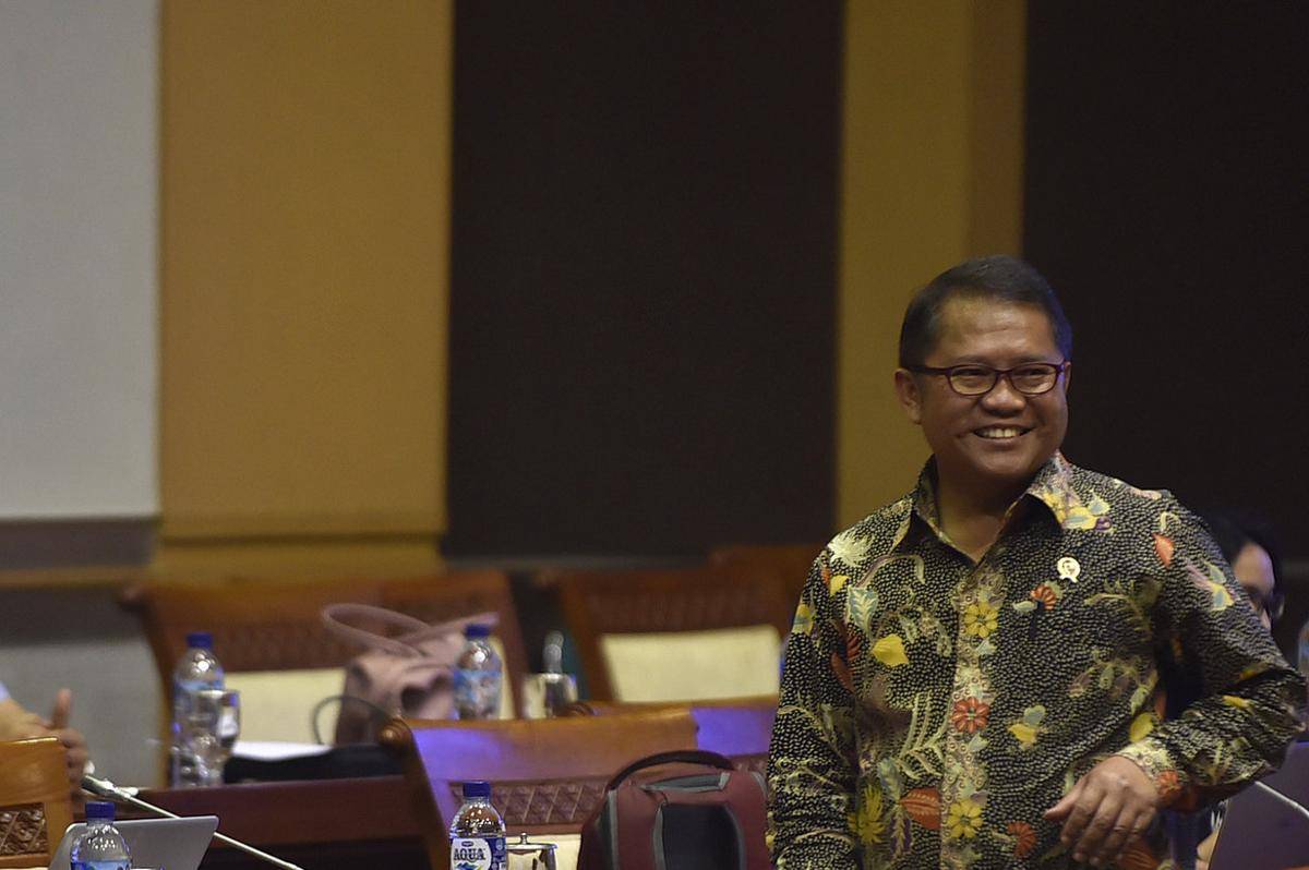 https://cdn.idntimes.com/content-images/post/20161020/rsz-antarafoto-raker-pengesahan-uu-transaksi-elektronik-201016-pus-1-05252bb0e84d9358b6da8b36288b2ccb.jpg