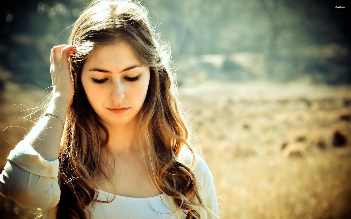 http://cdn.idntimes.com/content-images/post/20160622/sad-girl-wallpaper-20-573d3160d04057fbc15bc8b539cc98a8.jpg