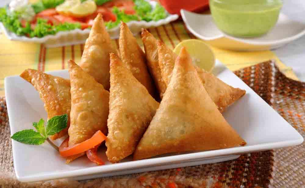 https://cdn.idntimes.com/content-images/post/20170516/samosa-6468fc05b0af70091c0ed8d933224aca.jpg