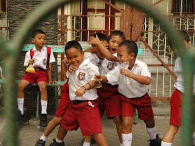 https://cdn.idntimes.com/content-images/post/20170221/sekolah-anak-sd1-03d5e9d45c96430b1628a55dc7f074a3.jpg