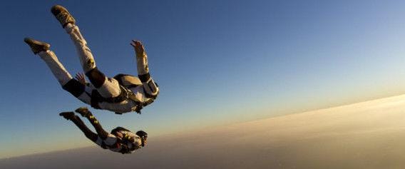 http://cdn.idntimes.com/content-images/post/20160303/skydiving-3b1d5c54744af667858d270635c92fe3.jpg
