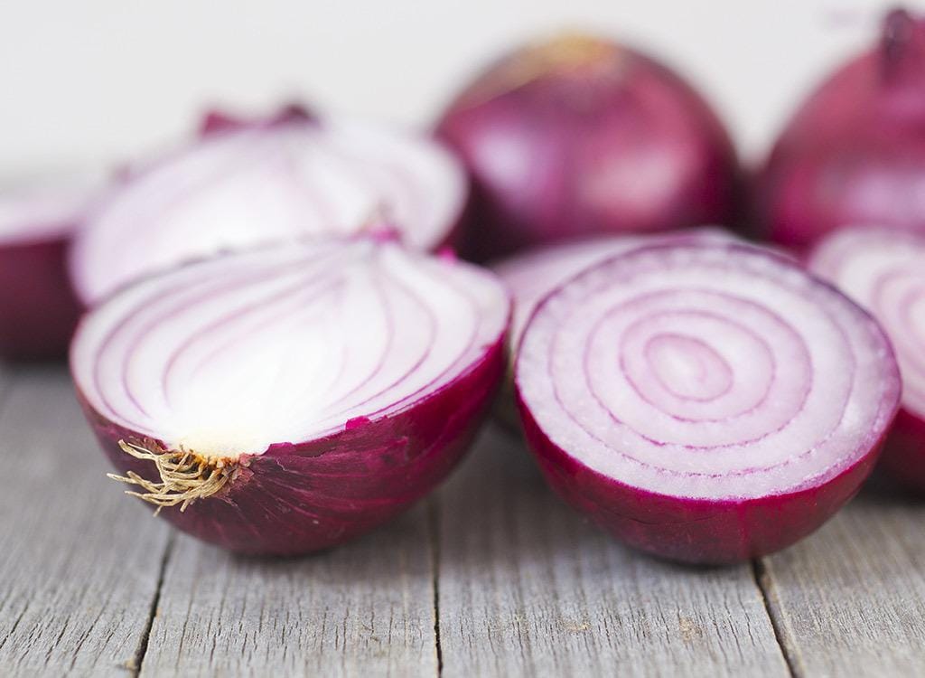 https://cdn.idntimes.com/content-images/post/20170207/sliced-onions-1569e2d956b7dd577638b8f8ce2b598d.jpg
