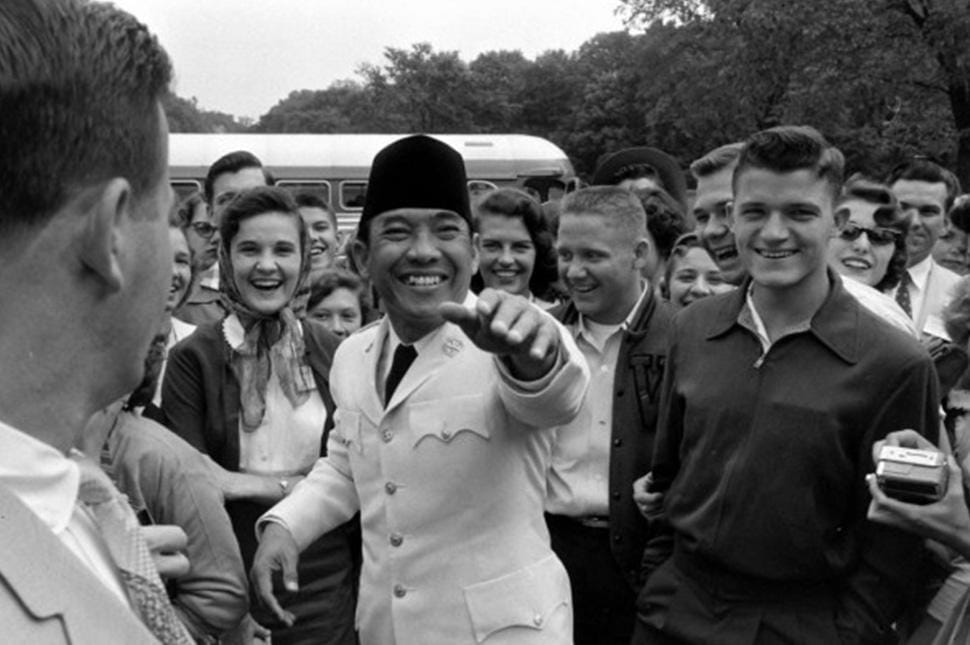 http://cdn.idntimes.com/content-images/post/20160816/soekarno7-c3d78281d1a8682fc71283e760283dc6.jpg