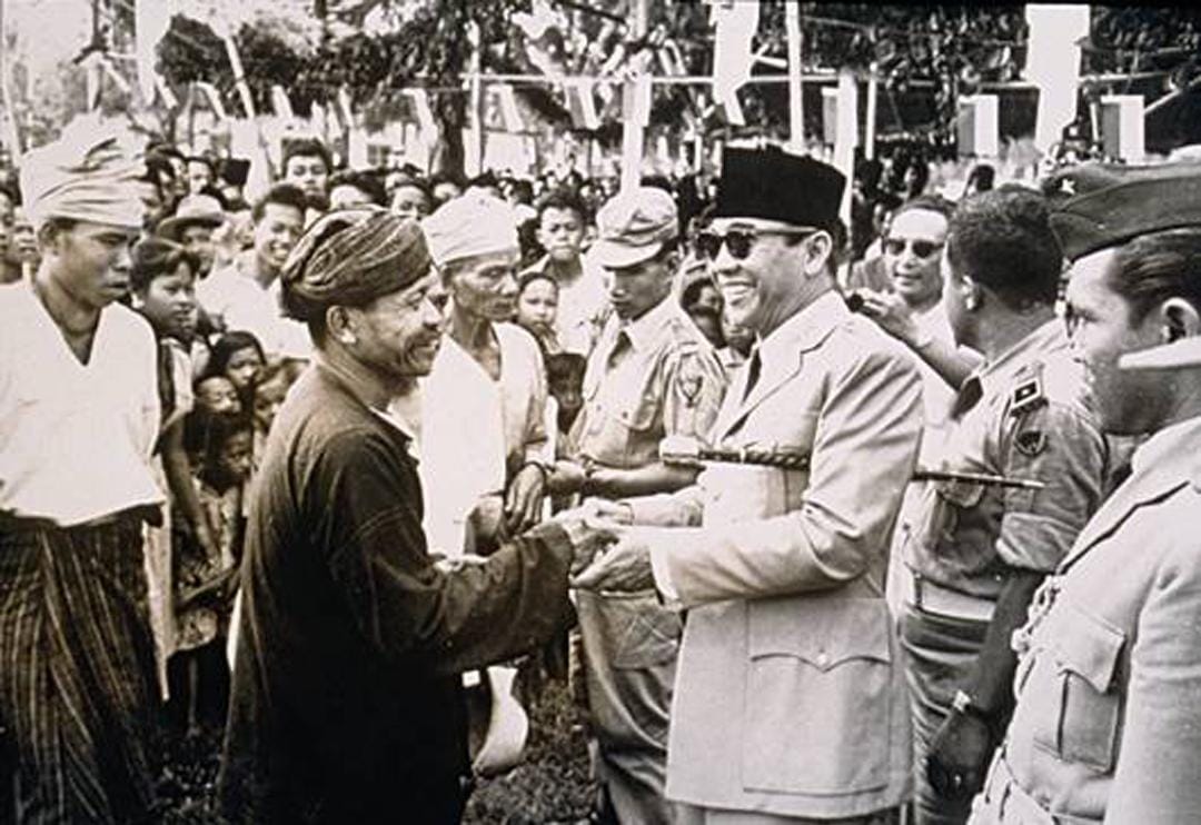http://cdn.idntimes.com/content-images/post/20160816/soekarno9-dec979d216cc4407a807050e4340dcaf.jpg
