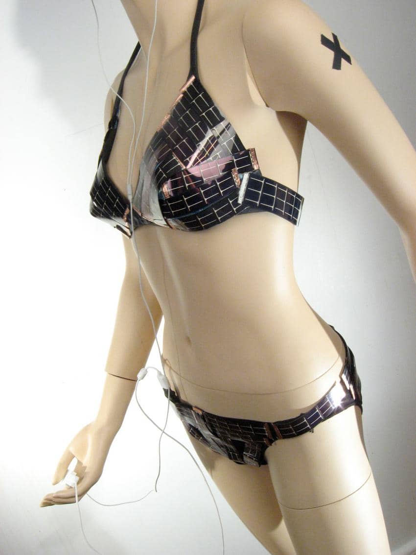 https://cdn.idntimes.com/content-images/post/20170215/solar-bikini-9790c4872040a72da828574900d63451.jpg