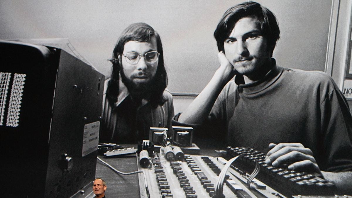 https://cdn.idntimes.com/content-images/post/20170207/stevejobs3-6470617f6fd86f071fe0f6890744b87f.jpg