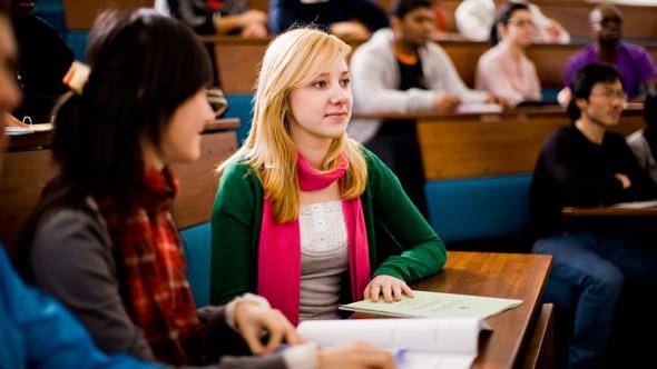 https://cdn.idntimes.com/content-images/post/20170209/students-study-in-the-uk-d98fc2e997b3b58cb9b5471a5a50bea0.jpg