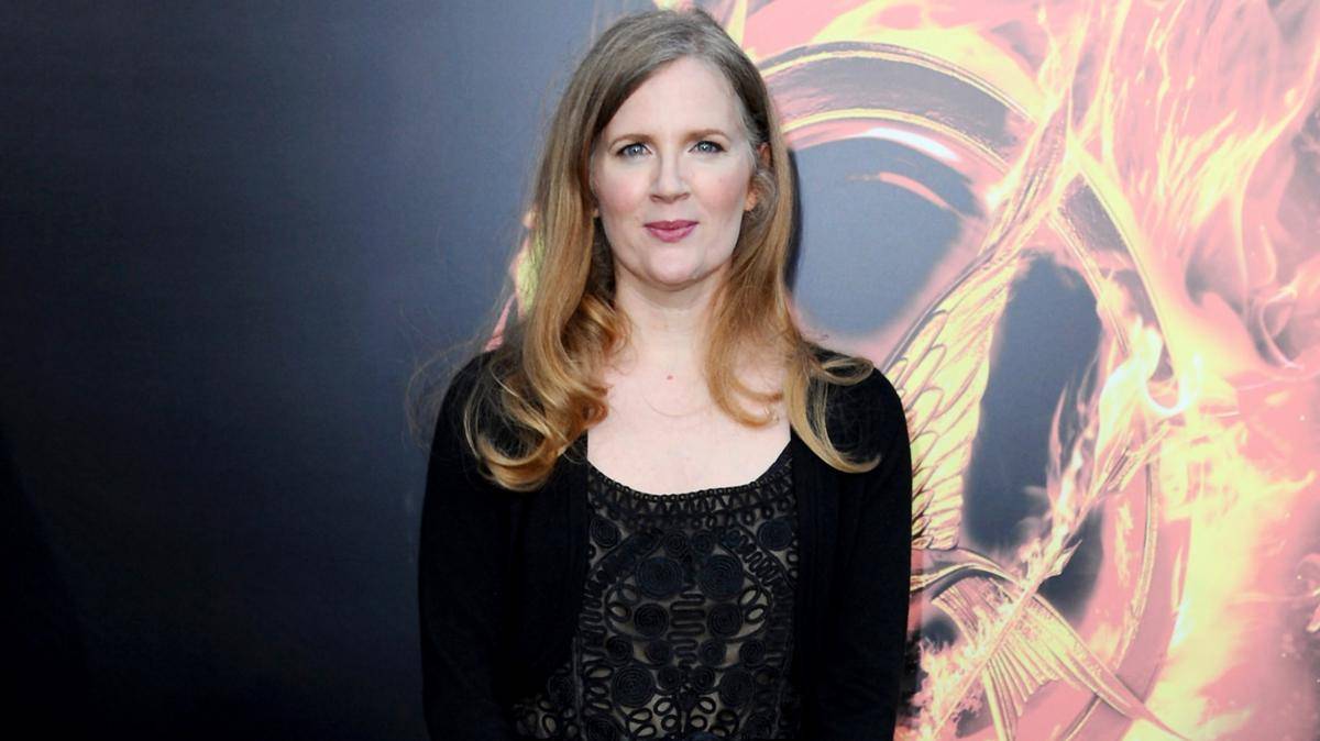 https://cdn.idntimes.com/content-images/post/20170215/suzanne-collins-0325e820bfa81faf7b8c64ae446a7fa1.jpg