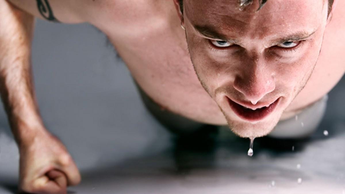 http://cdn.idntimes.com/content-images/post/20160815/sweaty-push-ups-man-fe-18460f16e8a7d7dd414dfdfd61e2c348.jpg