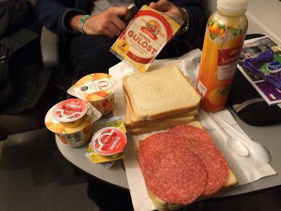 http://cdn.idntimes.com/content-images/post/20160324/take-away-breakfast-4e5d421d881a2c0c5037566ef3bdac87.jpg