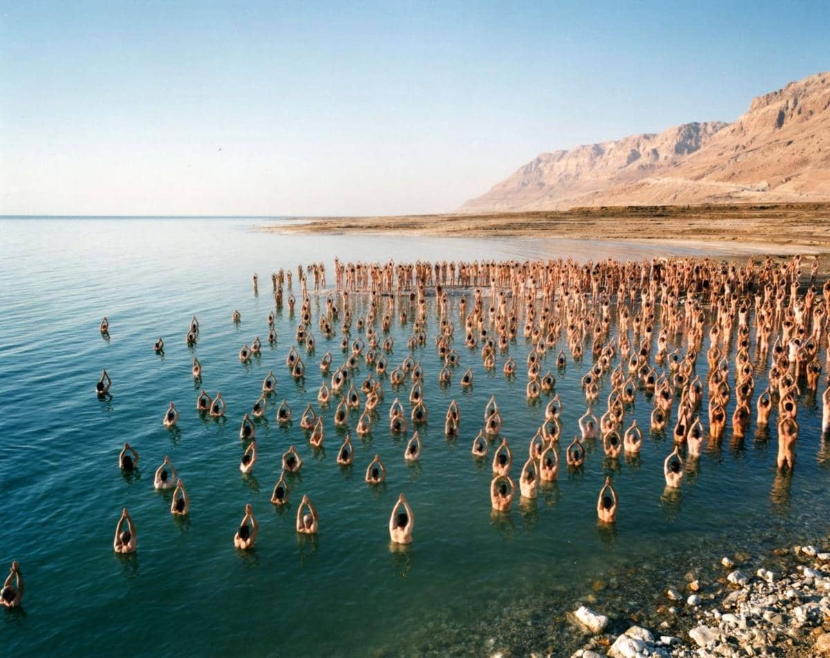 http://cdn.idntimes.com/content-images/post/20160401/the-dead-sea-2-9055efef8eec39a1d807062c509556ec.jpg
