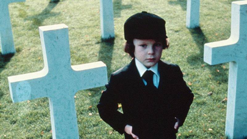 https://cdn.idntimes.com/content-images/post/20170403/the-omen-1976-remake-cef2f6065399261ebb7294a77a71f1df.jpg