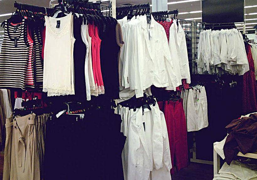 http://cdn.idntimes.com/content-images/post/20160420/toko-baju-6eaeead102558012f5aacab7b1a2a1d5.jpg