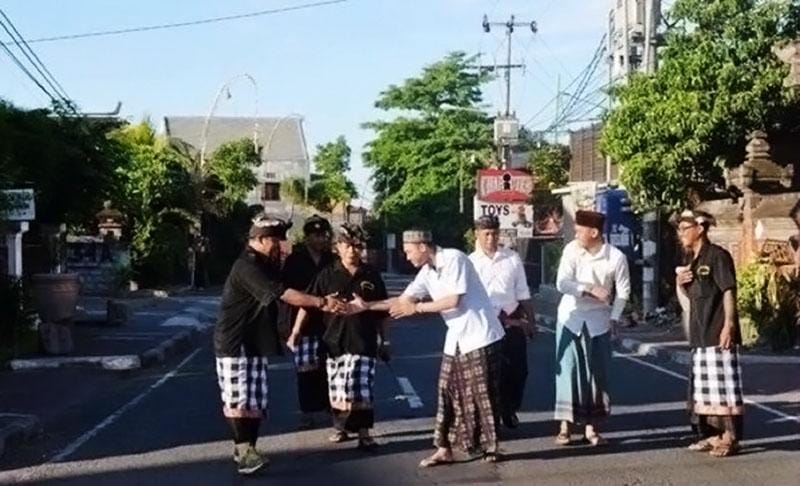 https://cdn.idntimes.com/content-images/post/20170429/toleransi-umat-saat-gerhana-dan-nyepi-di-bali-2-2eb90274b85cedea44ac81864f89b8ce.jpg
