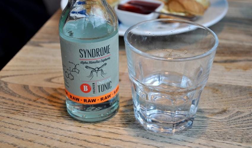 https://cdn.idntimes.com/content-images/post/20161204/tonic-water-879be7a1173efe426a1f1c954bfae6f8.jpg