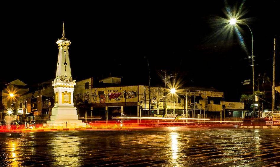 http://cdn.idntimes.com/content-images/post/20160725/tugu-jogja-086f9cd9bf3c1051fc7b1e9d5b4de81f.jpg