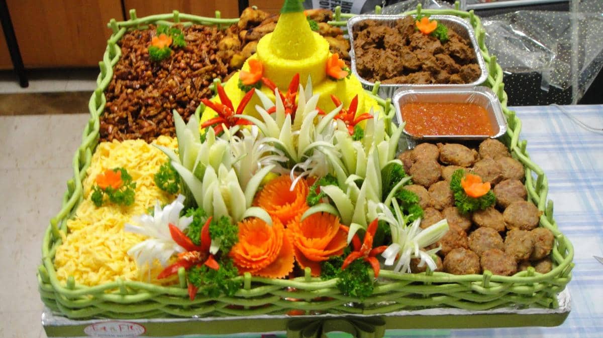 http://cdn.idntimes.com/content-images/post/20160812/tumpeng-murah-ac693a50410f4fb1c357bcbf49c350ed.JPG