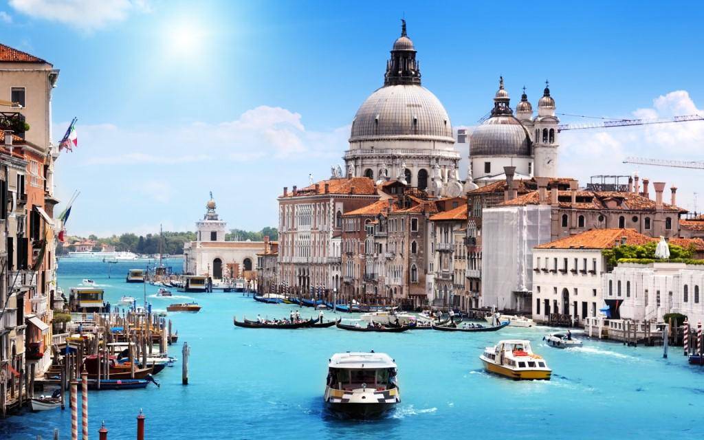 https://cdn.idntimes.com/content-images/post/20161209/venice-italy-cb266cc48fecafd4742c1a03431d1a23.jpg