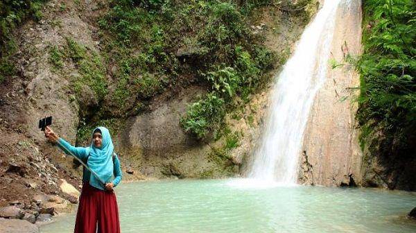 http://cdn.idntimes.com/content-images/post/20151117/waterfall-tribunnews-b541191c4fa6380bd7336d477a6b5151.jpg