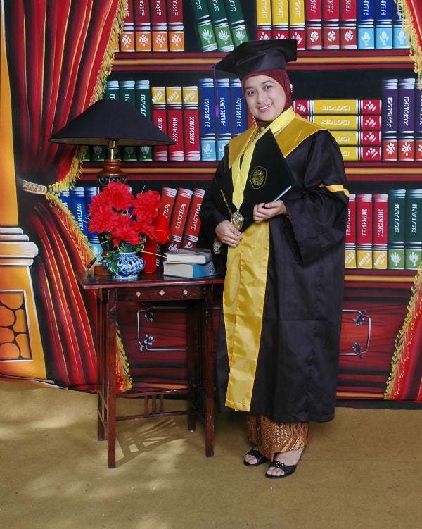 http://cdn.idntimes.com/content-images/post/20160106/wisuda5-unhasacid-0d89cd72a1da93d049705e68ee0351a1.jpg