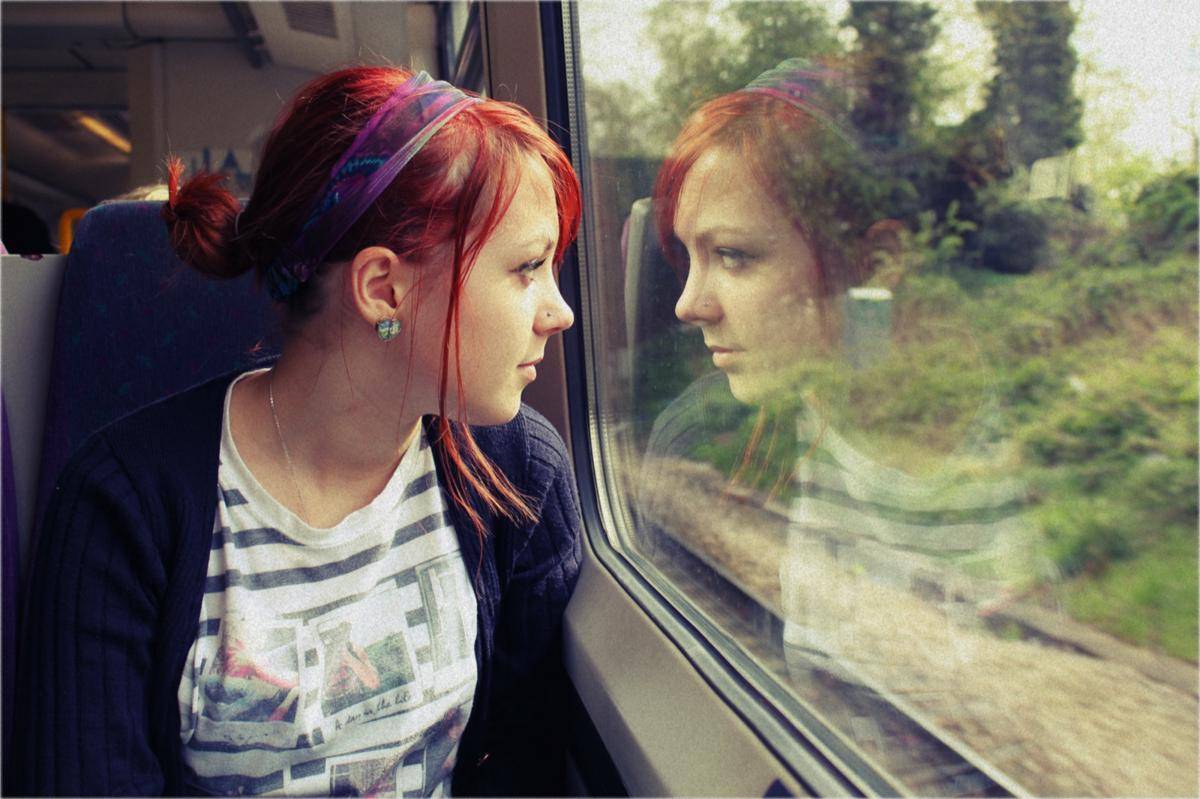 http://cdn.idntimes.com/content-images/post/20160702/woman-on-train-30d5640c73d2960913efeb7dd892f2c5.jpg