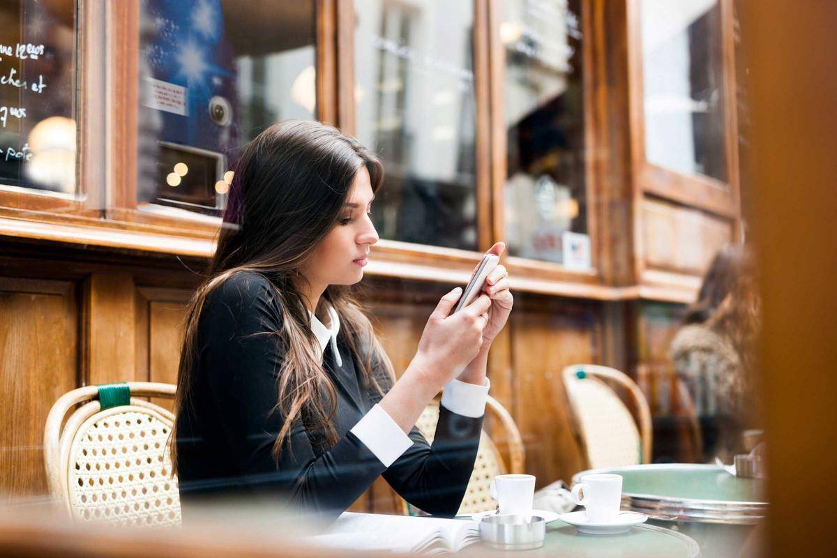 https://cdn.idntimes.com/content-images/post/20170616/04-ways-to-have-a-healthier-relationship-with-social-media-isolation-538893368-visualspace-c63d3b4522bbf0a0e13eb1f420db6c1a.jpg