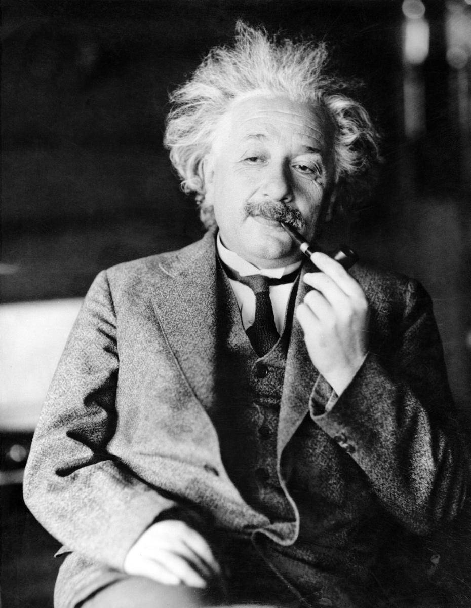 https://cdn.idntimes.com/content-images/post/20170731/1-a-notable-error-shows-up-in-einsteins-most-famous-work-relativity-77afbb7cec59630109e2256471471348.jpg