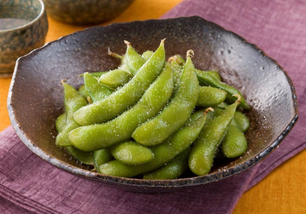 https://cdn.idntimes.com/content-images/post/20170622/1-mixa-edamame-56a9bf613df78cf772aa2ced-90772af2327f28282de03b124ecbadfc.jpg