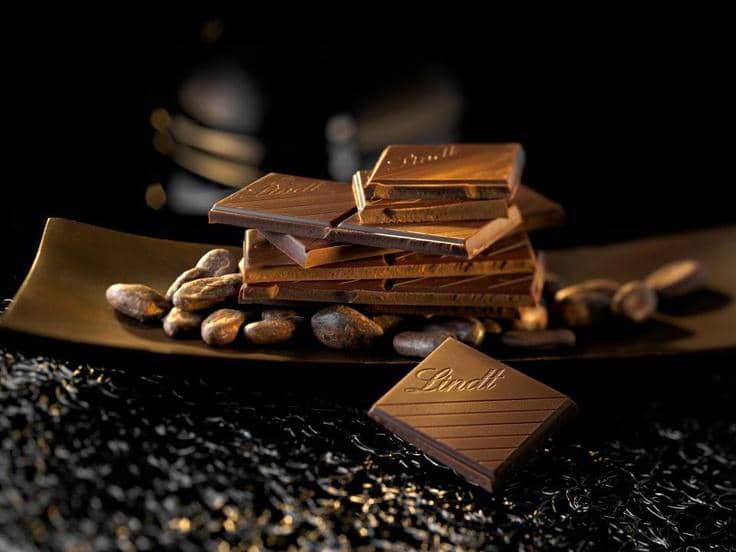 https://cdn.idntimes.com/content-images/post/20170728/12a66dbf29edf3366f65c8b25d7eedb9-chocolate-color-lindt-chocolate-f36bb468e0d7a4ac8eb12c7da4ca536e.jpg