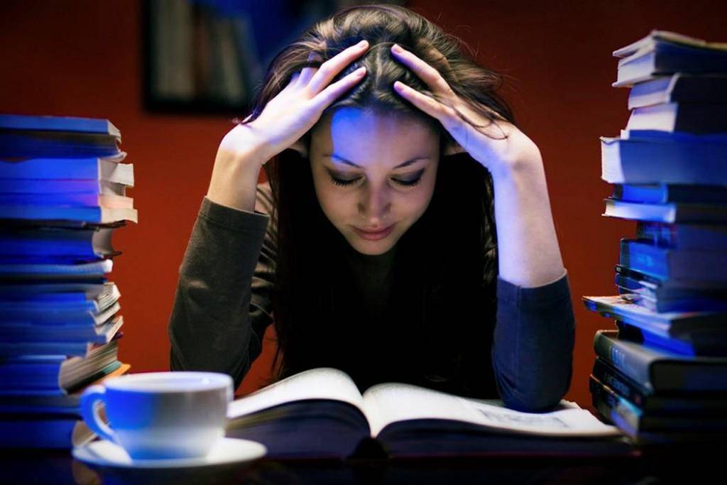 https://cdn.idntimes.com/content-images/post/20170623/141025-flickrcom-ubclearningcommons-studying-db22b85ef825d8838384f8acd863fcda.jpg