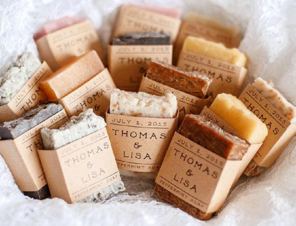 https://cdn.idntimes.com/content-images/post/20170704/2f1e73947b75152dac9823619a26b6e4-soap-wedding-favors-wedding-gifts-e60f17f0a2f02d7520fa786c03d06be5.jpg
