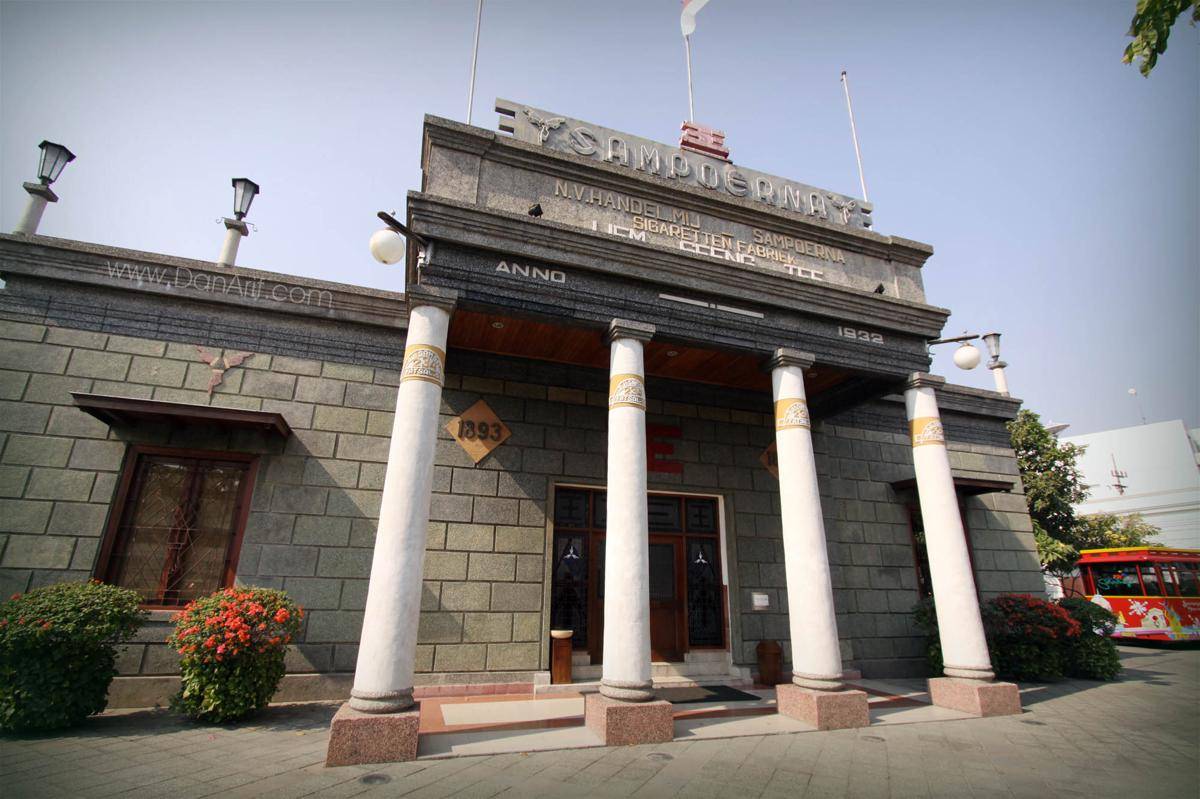 https://cdn.idntimes.com/content-images/post/20170529/3-house-of-sampoerna-9fc67bad9226e0fcbfa595188384d4ab.jpg