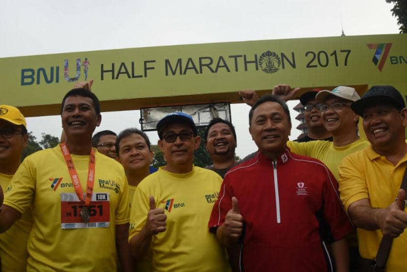 https://cdn.idntimes.com/content-images/post/20170717/antarafoto-bni-ui-half-marathon-2017-160717-ies-1-cf57b2aa3e110d7ce6a62fa8788fe04f.jpg
