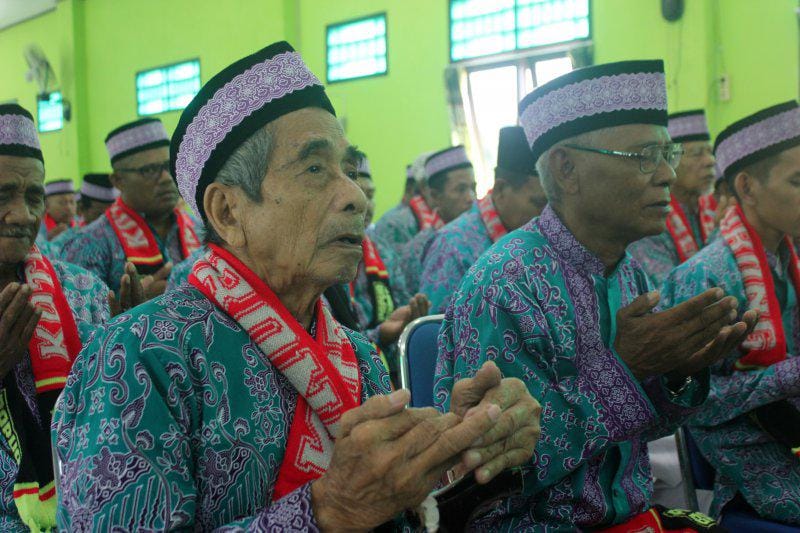 https://cdn.idntimes.com/content-images/post/20170811/antarafoto-calon-haji-tertua-papua-barat-020817-om-1502440584-73223-98d7858b8398e52d0d92cf3db70ea821.jpg