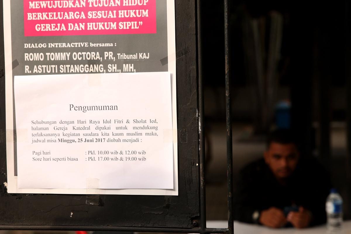 https://cdn.idntimes.com/content-images/post/20170625/antarafoto-gereja-katedral-ubah-jam-ibadah-230617-riv-2-4c621bf837e9df2bbf60d5ee83200bdf.jpg