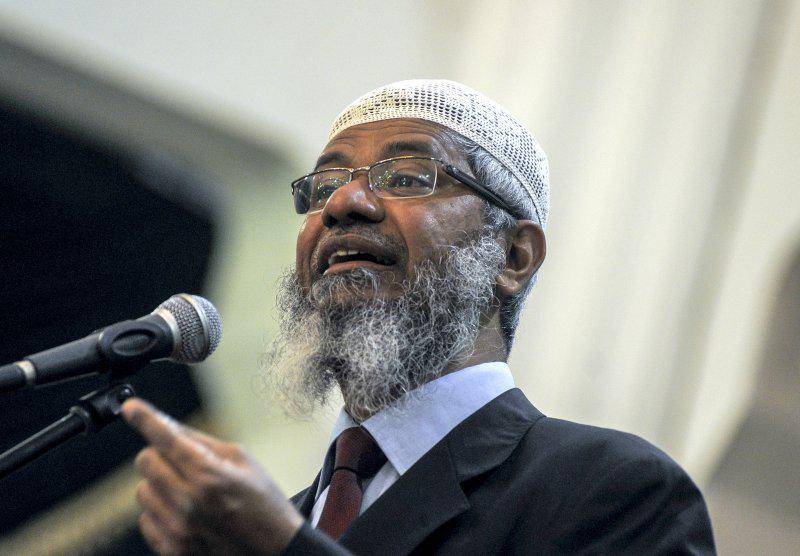 https://cdn.idntimes.com/content-images/post/20170809/antarafoto-kunjungan-zakir-naik-di-bandung-010417-na-2-1491286969-96292-17fcde2310c9f7ad1dd9cf3618ab91b4-73c17f50b70681eef5a02c868e27c4c8.jpg
