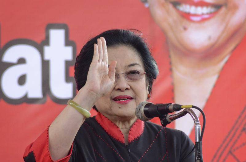 https://cdn.idntimes.com/content-images/post/20170606/antarafoto-megawati-kunjungi-lombok-100517-as-478fe1dc8a373d9d0ca46549b1ec77a9.jpg