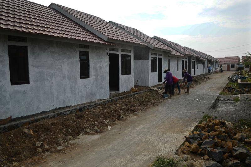 https://cdn.idntimes.com/content-images/post/20170724/antarafoto-pembangunan-rumah-nelayan-200717-yn-1-5e6cede6c838f50079445374655c662c.jpg