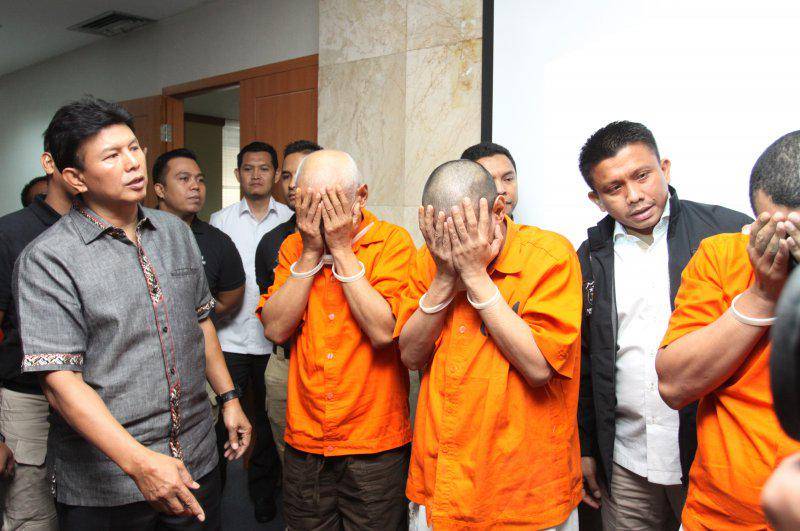 https://cdn.idntimes.com/content-images/post/20170810/antarafoto-pengungkapan-sindikat-perdagangan-manusia-bareskrim-100817-rn-6-1502352765-56695-c3960fd4578b3d4721d6a2c21bc4b7a2.jpg