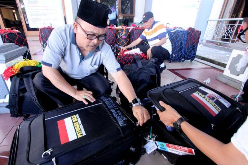 https://cdn.idntimes.com/content-images/post/20170727/antarafoto-persiapan-keberangkatan-petugas-haji-260717-ysw-2-4e3bdd37a1bcdf366703adbaedcf4897.jpg