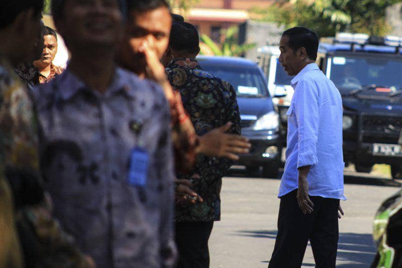https://cdn.idntimes.com/content-images/post/20170525/antarafoto-presiden-berikan-keterangan-250517-ms-2-1495690072-52374-c068cc8436ddee11b2d7460a8fa7c53c.jpg