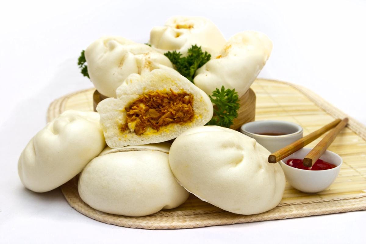 https://cdn.idntimes.com/content-images/post/20170816/bakpao-ayam-31867a455d130ed0544313510e38c174.jpg