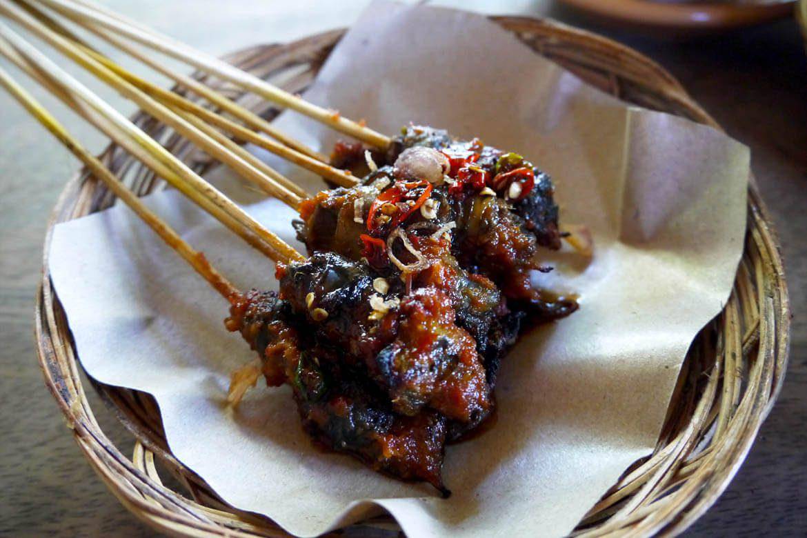 https://cdn.idntimes.com/content-images/post/20170717/bali-everyday-sate-kakul1-1170x780-5620fe7a399fa57df7bbc70247e540fd.jpg