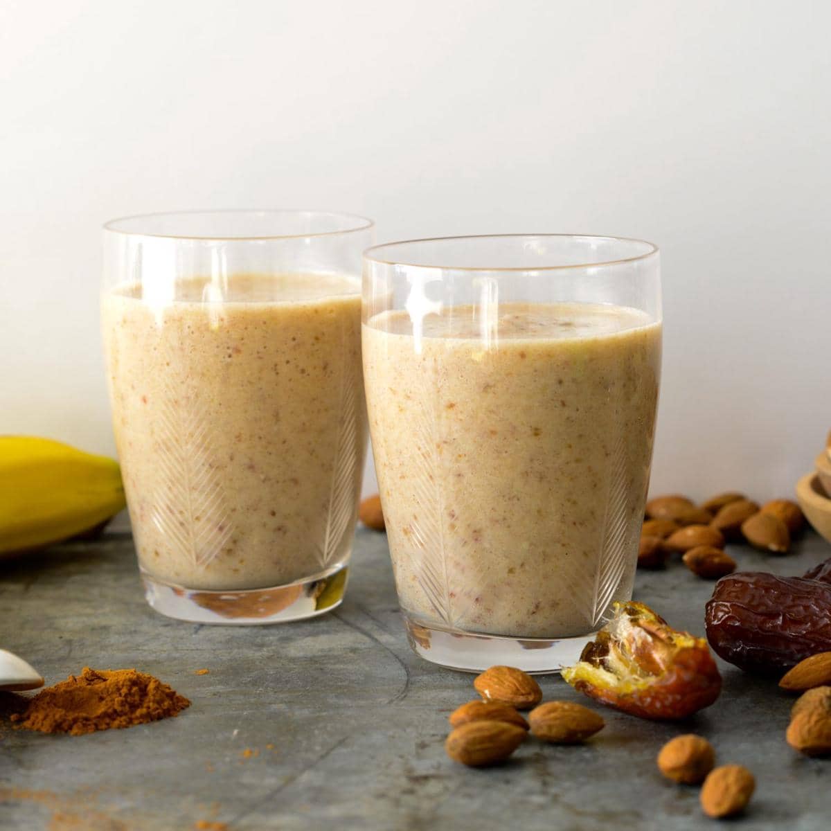 https://cdn.idntimes.com/content-images/post/20170530/banana-date-and-nut-smoothie-square-0d668a7081525ec44777d69cfb4fefc8.jpg