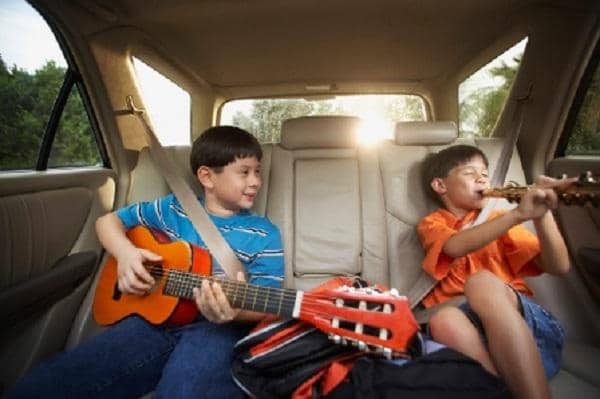 https://cdn.idntimes.com/content-images/post/20170620/band-kids-car-backseat-d4f20a77dc89c3446310016079da8347.jpg