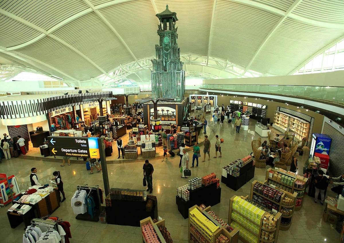 https://cdn.idntimes.com/content-images/post/20170706/bandara-i-gusti-ngurah-rai-denpasar-bali-47b75b5a8b1f558ea9ce34daa7d19f40.jpg