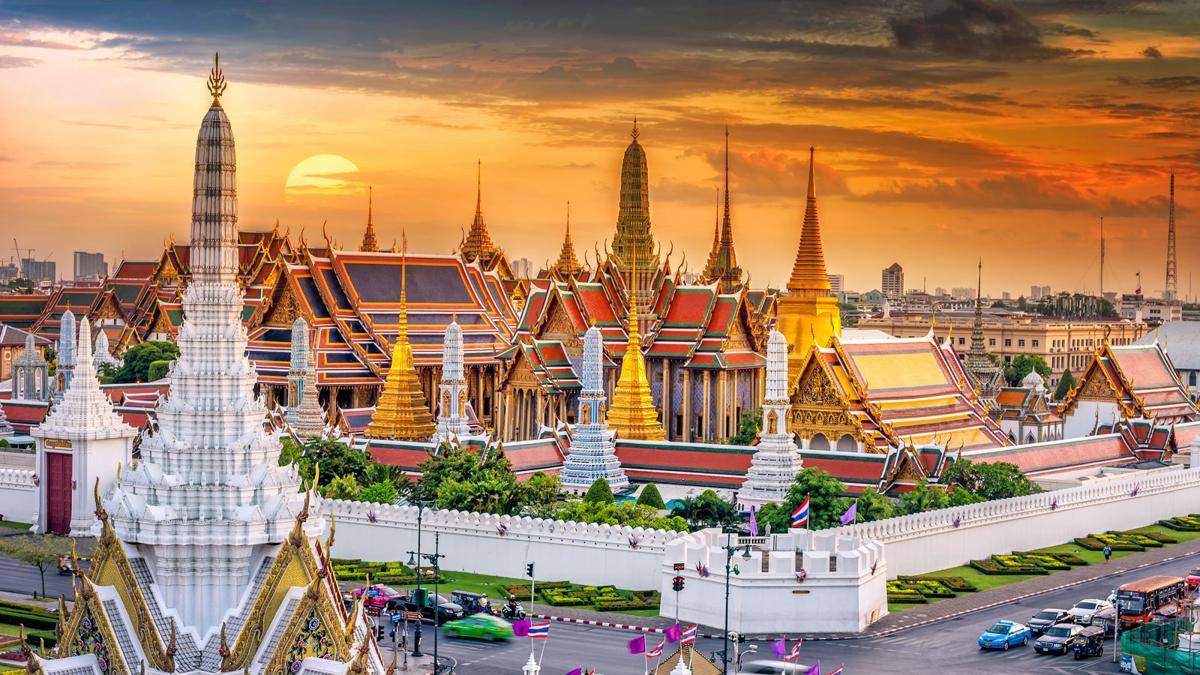 https://cdn.idntimes.com/content-images/post/20170711/bangkok-grand-palacejpg-37d2f95392c328726b381ca0a3450716.jpg