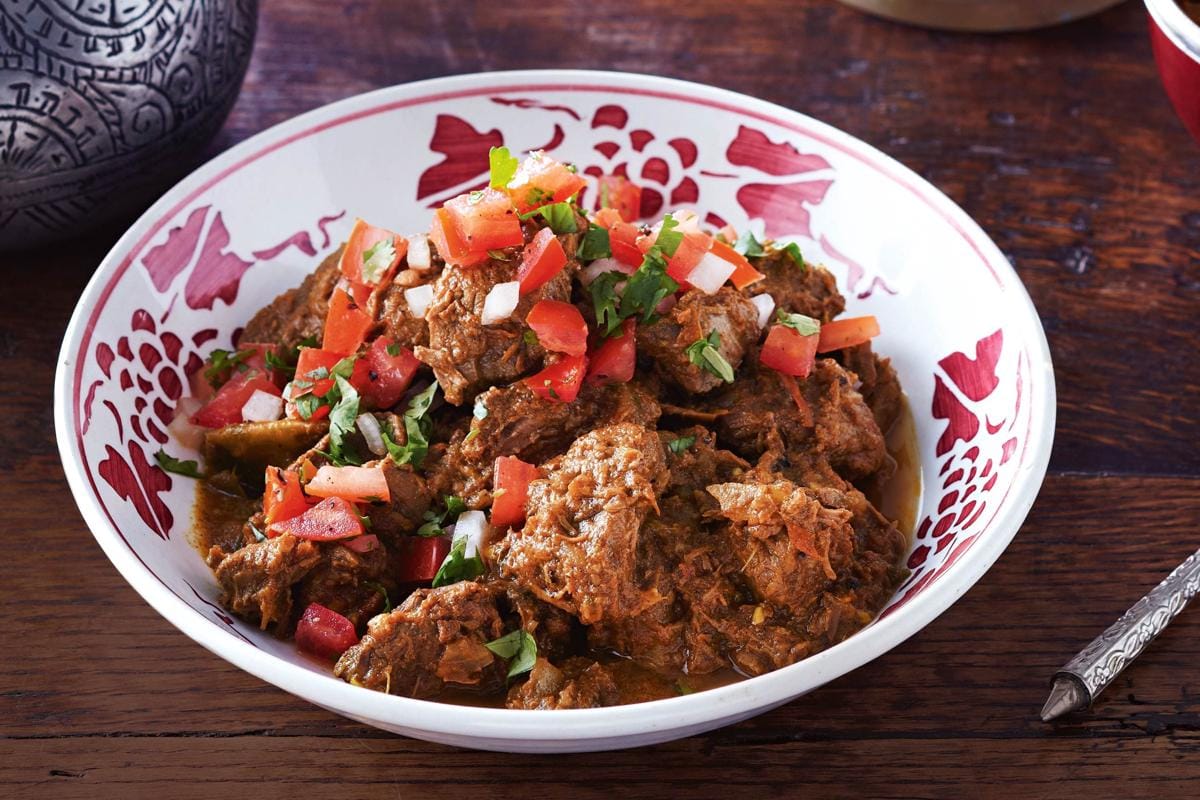 https://cdn.idntimes.com/content-images/post/20170712/beef-vindaloo-89560-1-60ab2f8e46eb29c8c9ad3580bb119b65.jpeg
